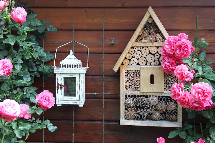 Nisthilfen, Nistkasten, Insektenhotel, Bienenhotel, Nützlingshaus, Gartendeko