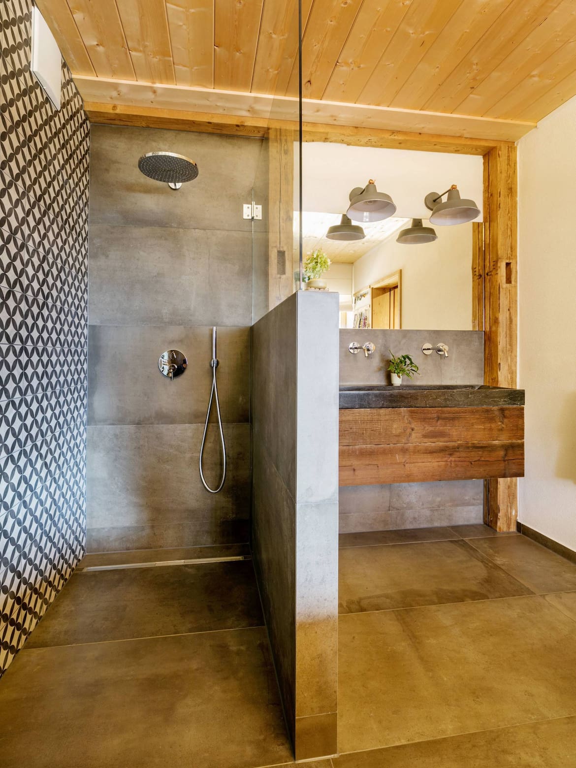 Hausbesuch, Heustadel, Renovierung, altes Haus, Badezimmer, Servus