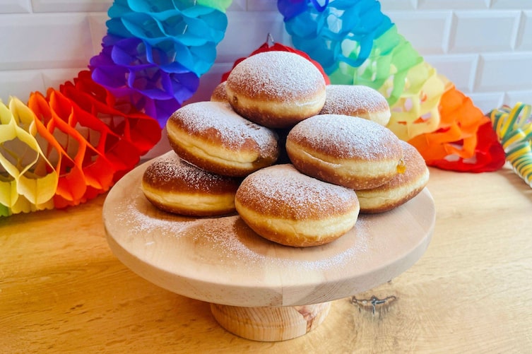 Krapfen, Faschingskrapfen, perfekter Krapfen, weißer Ring